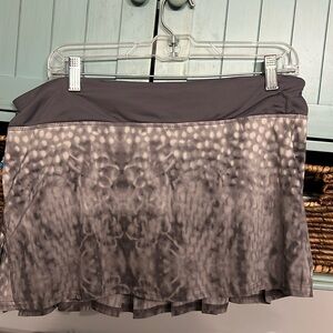 Lululemon grey & white golf/tennis skort